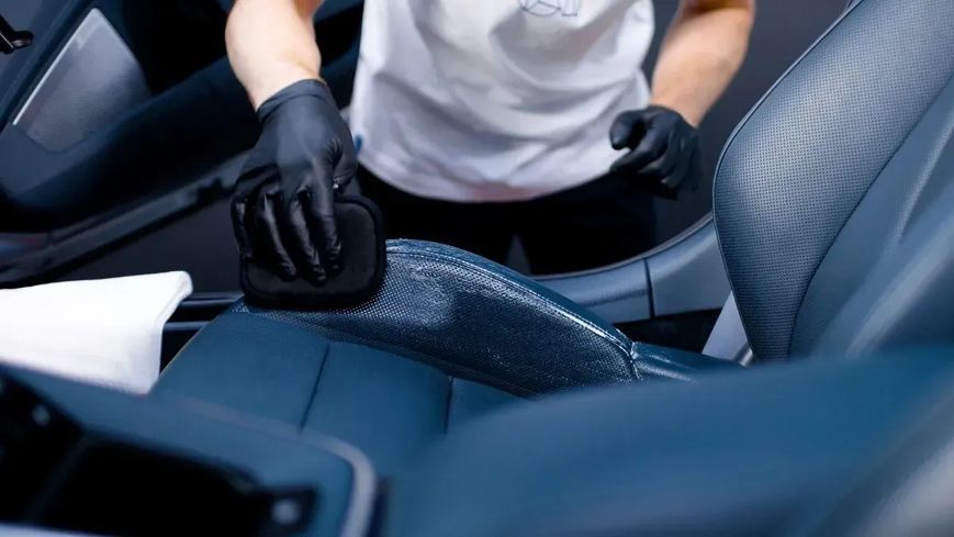 Очищувач для шкіри Gyeon Q&sup2;M LeatherCleaner Natural 500 мл 8809432677802 фото
